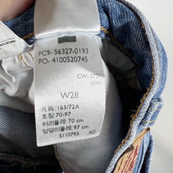 Levi's Women's 501 Light Wash Button Fly Distressed Jean Shorts Sz 28 Boho - Picture 9 of 9